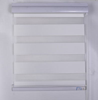 Las cortinas blancas de la cebra del rodillo escarpado doble riegan resistente para la sala de estar