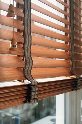 La ventana de madera sólida de la oficina cubre, las persianas de bambú de la prueba del polvo