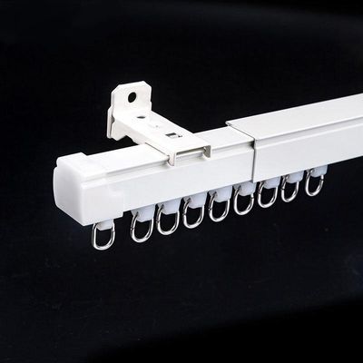 sistema retractable de la pista de la cortina de la tensión del techo del 1.1-2.1m del soporte resistente de aluminio de la pared