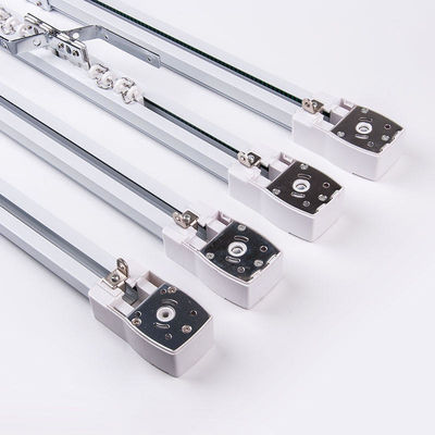 El aluminio inalámbrico del motor de Tuya de la ingeniería de proyecto acanaló la pista eléctrica plegable de la cortina