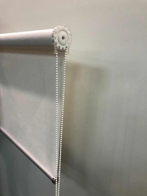 sombras del rodillo de la tela de 38m m, persianas de aluminio decorativas del apagón de la ventana del tubo