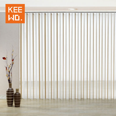 La vertical de la ventana de la tela transparente ciega con estilo moderno minimalista