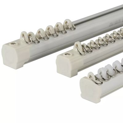 sistema retractable de la pista de la cortina de la tensión del techo del 1.1-2.1m del soporte resistente de aluminio de la pared