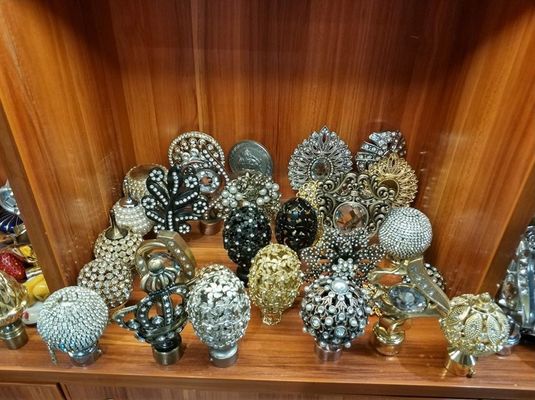 De la fábrica accesorios cristalinos de la barra de cortina del metal directamente al por mayor 16/19m m 28m m