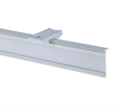 El carril mágico de la pista de la cortina de la cinta de las verjas de aluminio montadas en la pared listas de la nave para las cortinas embolsa