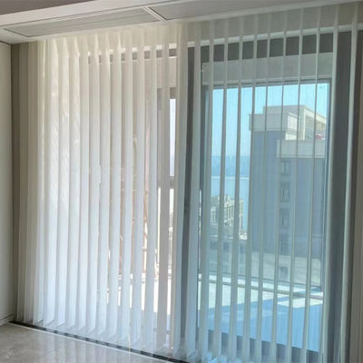 La vertical eléctrica de la noche moderna del día ciega para el dormitorio del hotel