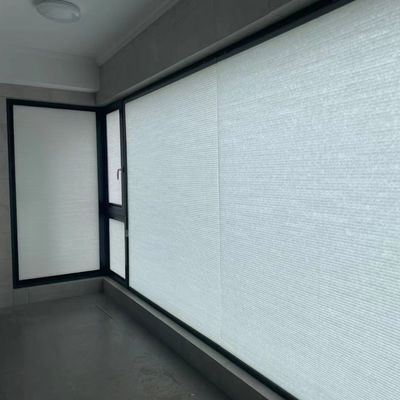 Persianas automáticas eléctricas del panal, material celular del poliéster de las sombras de ventana
