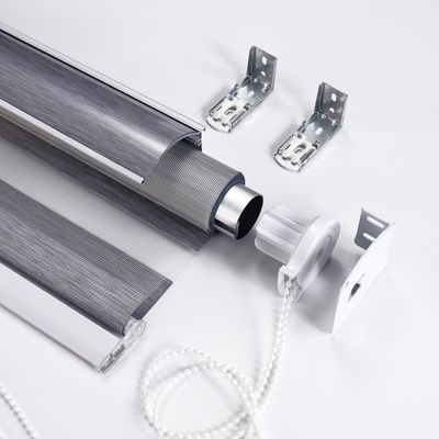 Estilo inteligente de la cebra de la capa doble de las persianas de ventana de la noche del día con control elegante