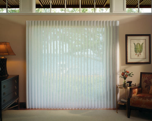 Protección solar que sombrea eléctrica de ventana de la sala de estar inteligente blanca de las persianas que amortigua paisaje transparente