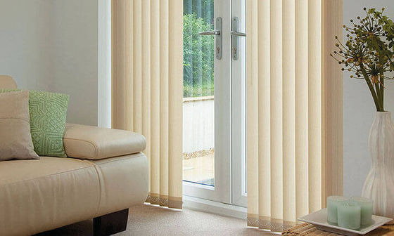 Apagón de las cortinas de la decoración medio de ventana del balcón eléctrico inteligente vertical nórdico de las persianas