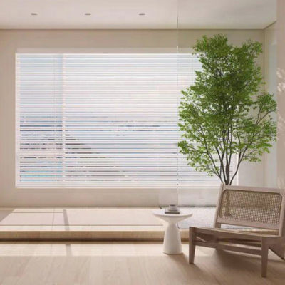 Convenientes persianas de ventanas venecianas sin cables con limpieza en seco